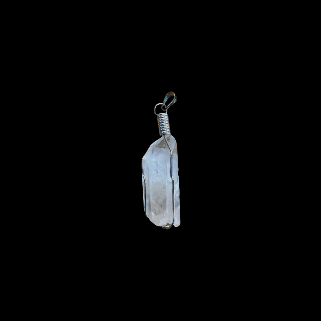 Quartz Wire Pendant