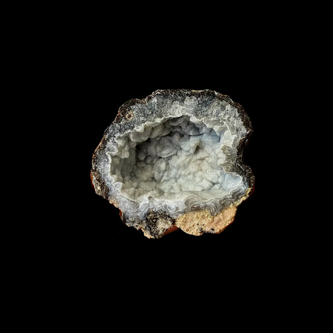 Chihuahua Trancas Break Open Geodes